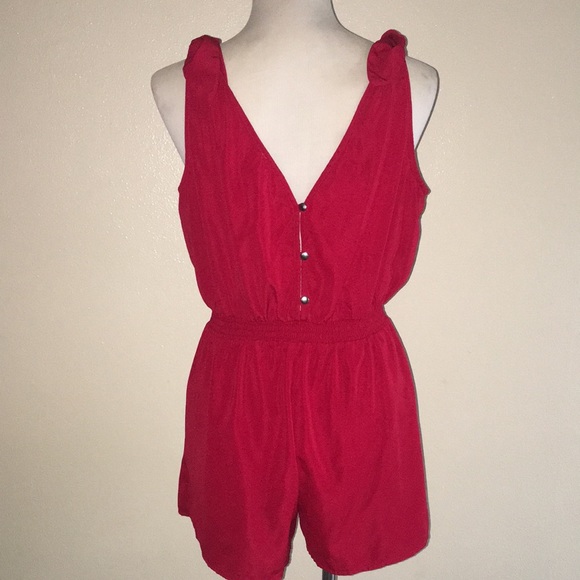 Red romper - Picture 5 of 7